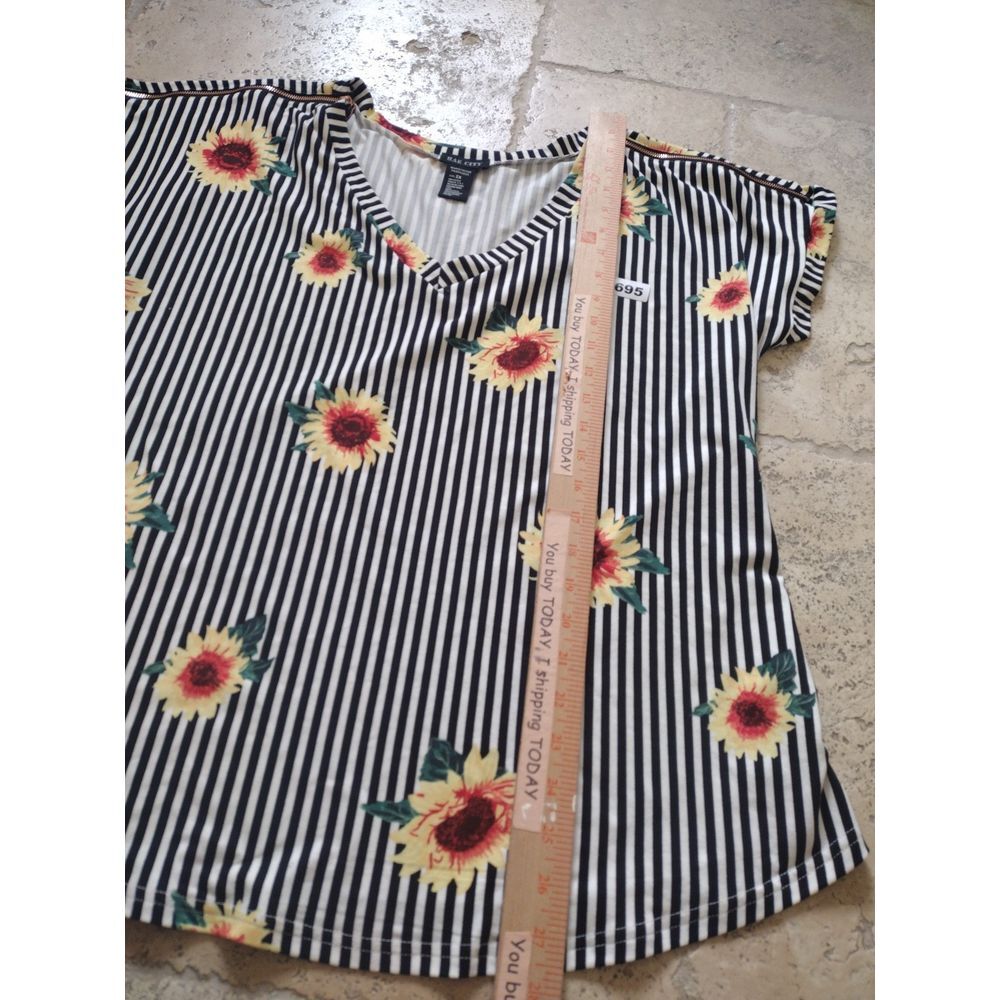 BAE City Blouse Women 2X Multicolor‎ Striped Floral V Neck Zippers on Shoulders - Picture 4 of 7